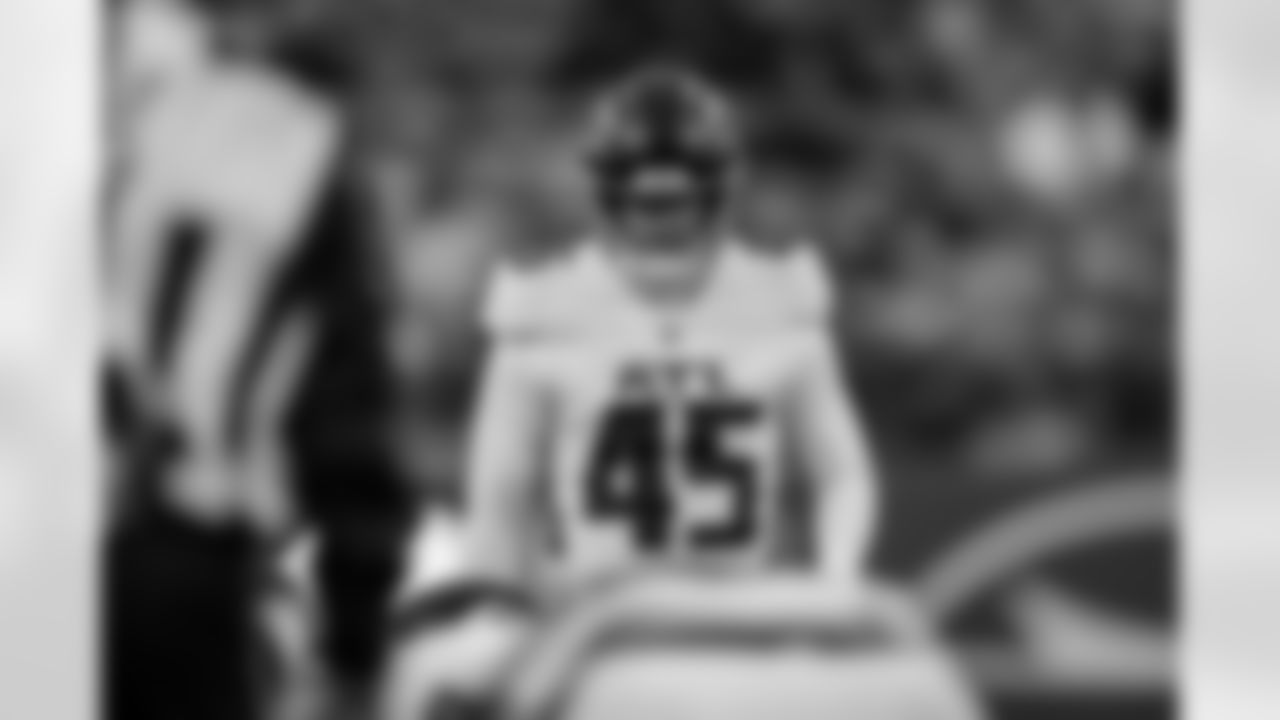 Atlanta Falcons kicker Zane Gonzalez #45 prepares to kick an extra point during the Week 13 Game against the New York Jets at Metlife Stadium in East Rutherford, New Jersey on Sunday, November 30, 2025. (Photo by Jay Bendlin/Atlanta Falcons)