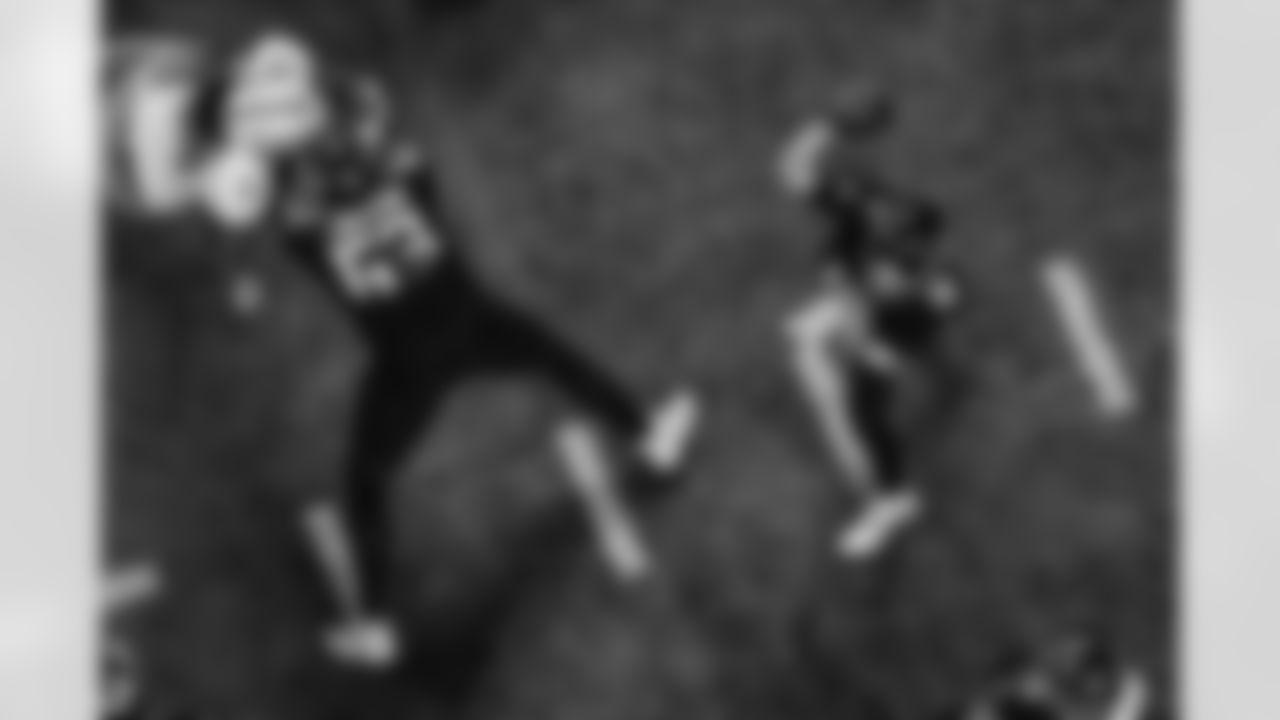 Atlanta Falcons quarterback Kirk Cousins #18 throws a pass during the second half of the Week 8 Game against the Miami Dolphins at Mercedes-Benz Stadium in Atlanta, Georgia on Sunday, October 26, 2025. (Photo by Mitch Martin/Atlanta Falcons)