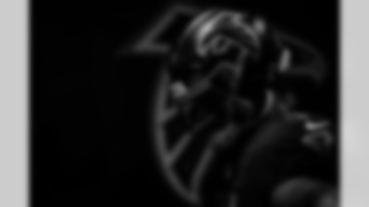 Atlanta Falcons running back Bijan Robinson #7 prepares in the locker room before the Week 18 Game against the New Orleans Saints at Mercedes-Benz Stadium in Atlanta, Georgia on Sunday, January 4, 2026. (Photo by Brandon Magnus/Atlanta Falcons)