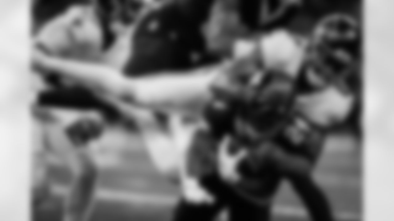 Atlanta Falcons outside linebacker Divine Deablo #0 makes a tackle during the Week 12 Game against the New Orleans Saints at Caesars Superdome in New Orleans, Louisiana on Sunday, November 23, 2025. (Photo by Taylor McLaughlin/Atlanta Falcons)