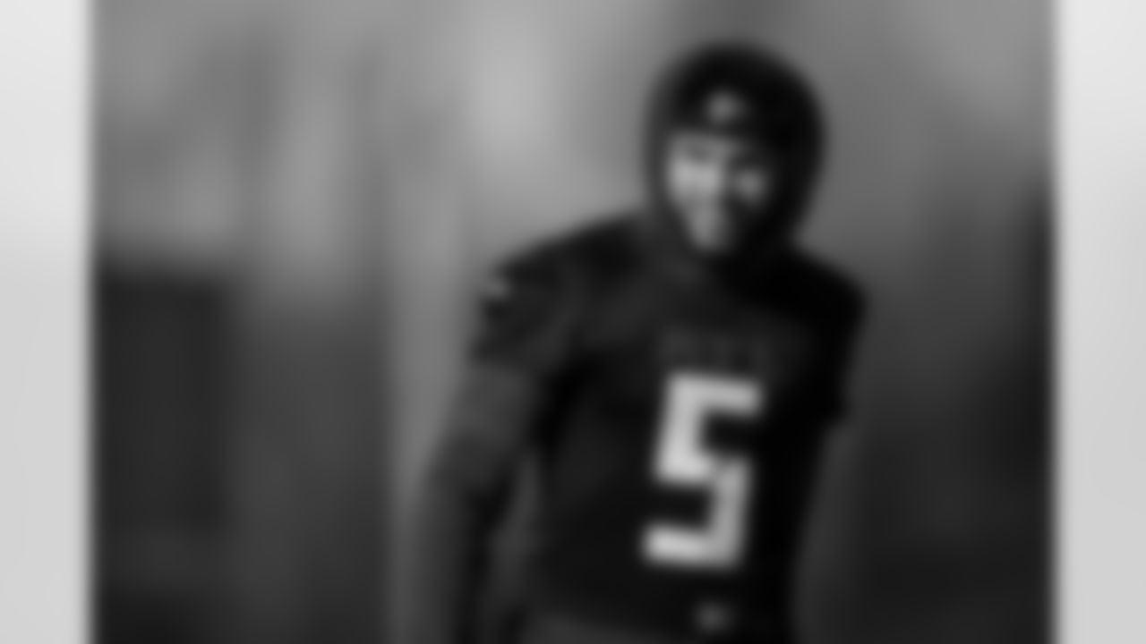 Atlanta Falcons wide receiver Drake London #5 during practice at Atlanta Falcons Training Facility in Flowery Branch, Georgia, on Thursday, January 1, 2026. (Photo by Jay Bendlin/Atlanta Falcons)