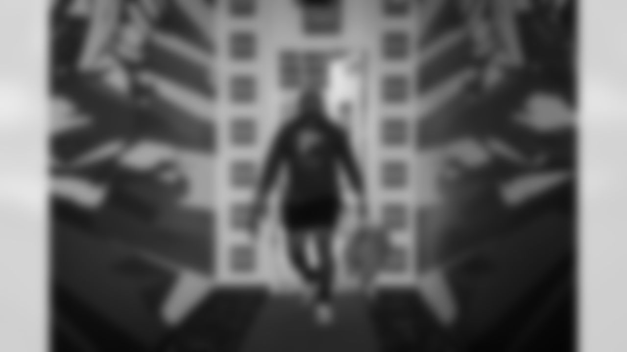 Atlanta Falcons offensive lineman Kyle Hinton #68 arrives before the Week 18 Game against the New Orleans Saints at Mercedes-Benz Stadium in Atlanta, Georgia on Sunday, January 4, 2026. (Photo by Jay Bendlin/Atlanta Falcons)