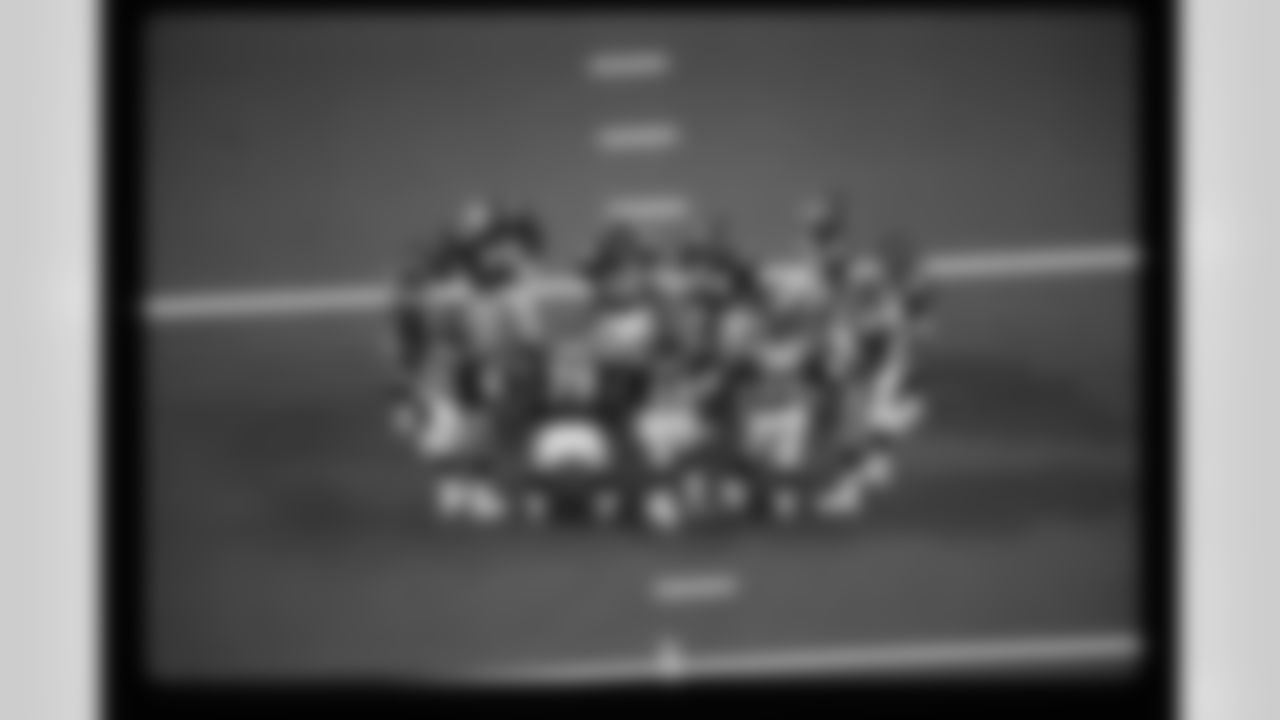 Atlanta Falcons offensive line during the game in Atlanta against the Los Angeles Rams on November 1, 1992. (Photo by Jimmy Cribb)