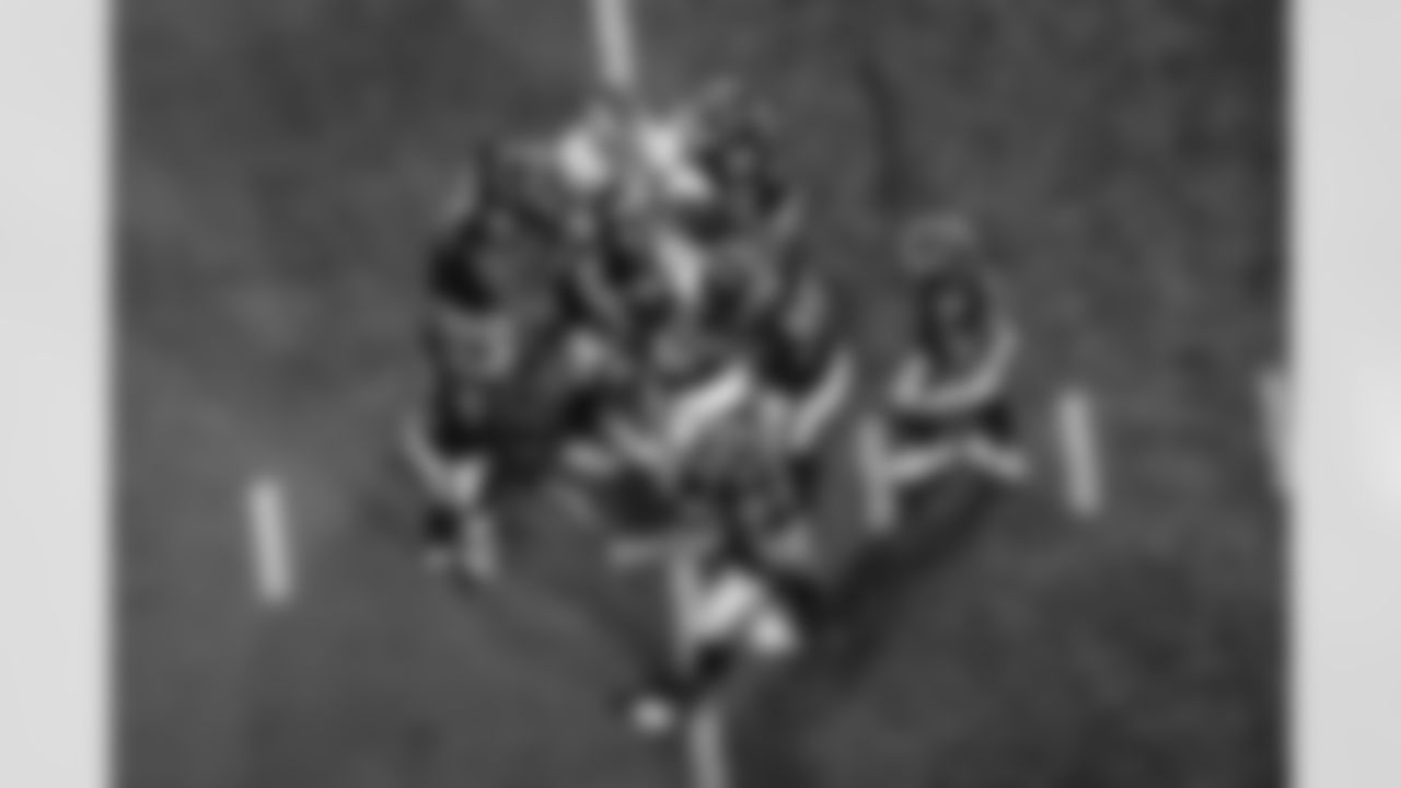 Atlanta Falcons kicker Zane Gonzalez #45 celebrates with teammates after kicking a field goal during the Week 17 Game against the Los Angeles Rams at Mercedes-Benz Stadium in Atlanta, Georgia on Monday, December 29, 2025. (Photo by Kevin Liles/Atlanta Falcons)