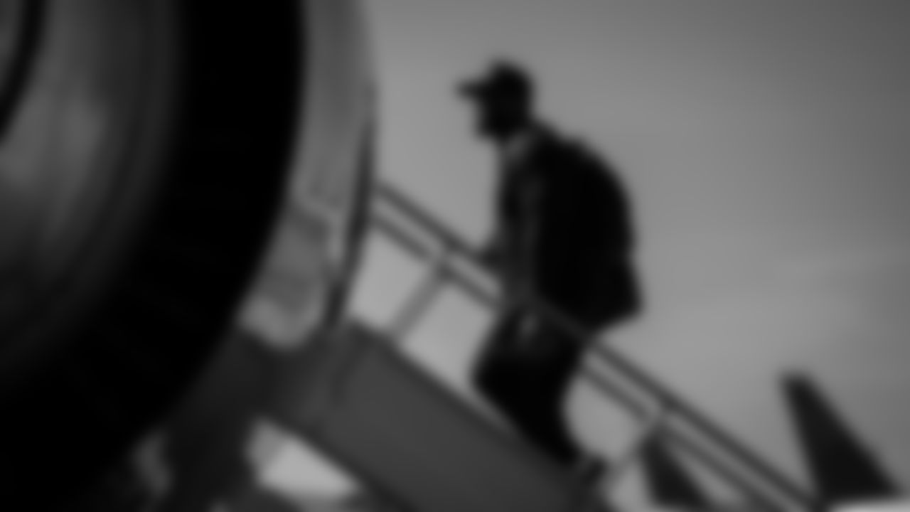 Atlanta Falcons defensive lineman David Onyemata #90 boards the plane at Hartsfield-Jackson International Airport in Atlanta, Ga. on Saturday, November 1, 2025. (Photo by Jay Bendlin/Atlanta Falcons)