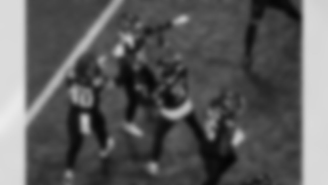 Atlanta Falcons cornerback Dee Alford #20 celebrates with teammates after a sack during the first quarter of the Week 8 Game against the Miami Dolphins at Mercedes-Benz Stadium in Atlanta, Georgia on Sunday, October 26, 2025. (Photo by Mitch Martin/Atlanta Falcons)