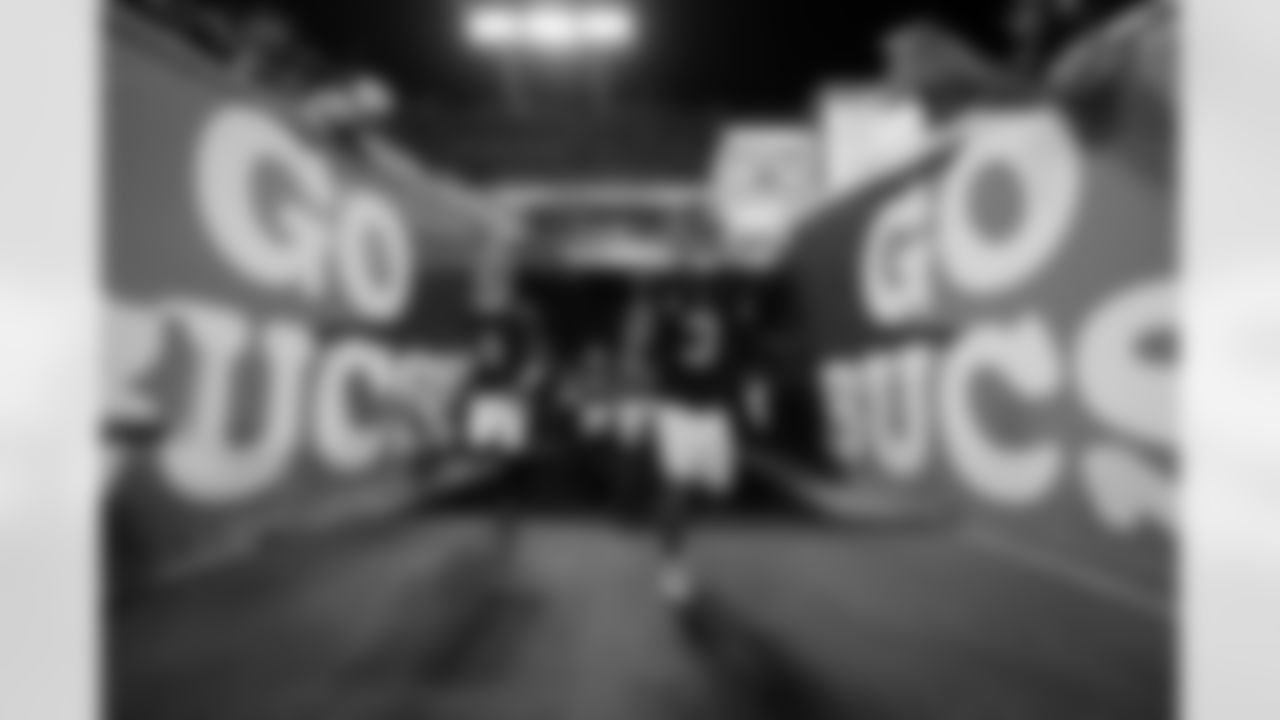 Atlanta Falcons safety Jessie Bates III #3 and Atlanta Falcons tight end Kyle Pitts Sr. #8 take the field during the Week 15 Game against the Tampa Bay Buccaneers at Raymond James Stadium in Tampa, Florida on Thursday, December 11, 2025. (Photo by Taylor McLaughlin/Atlanta Falcons)