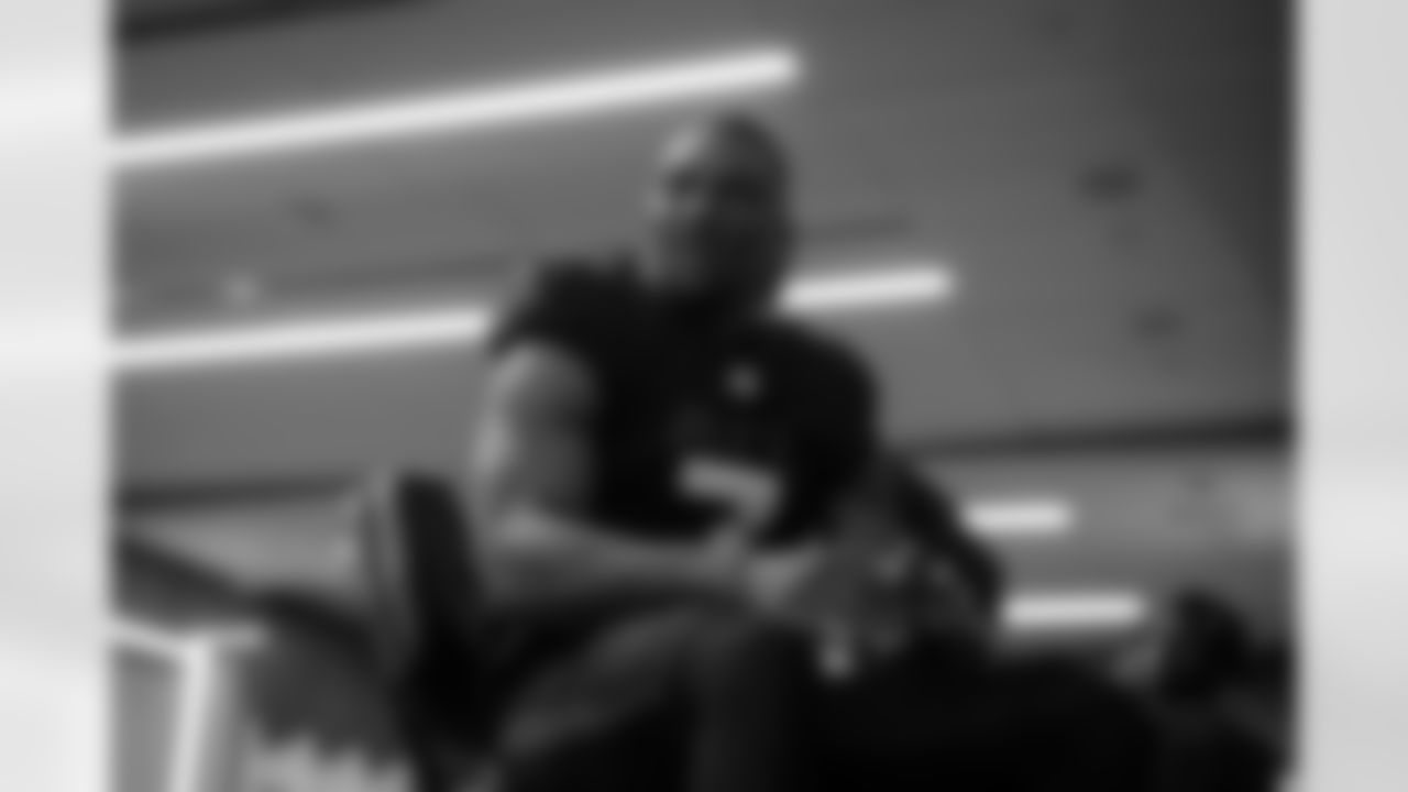 Atlanta Falcons running back Bijan Robinson #7 prepares in the locker room before the Week 1 Game against the Tampa Bay Buccaneers at Mercedes-Benz Stadium in Atlanta, Georgia on Sunday, September 7, 2025. (Photo by Jay Bendlin/Atlanta Falcons)