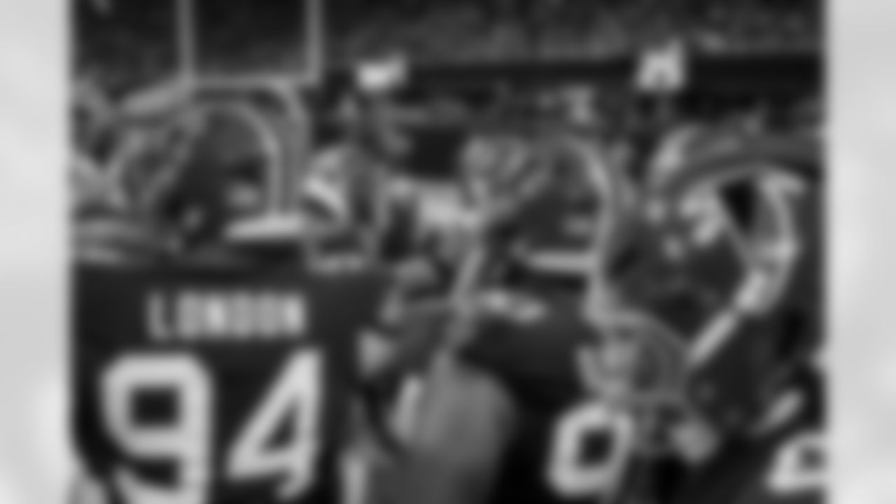 The Atlanta Falcons huddle before before the Week 17 Game against the Los Angeles Rams at Mercedes-Benz Stadium in Atlanta, Georgia on Monday, December 29, 2025. (Photo by Jay Bendlin/Atlanta Falcons)