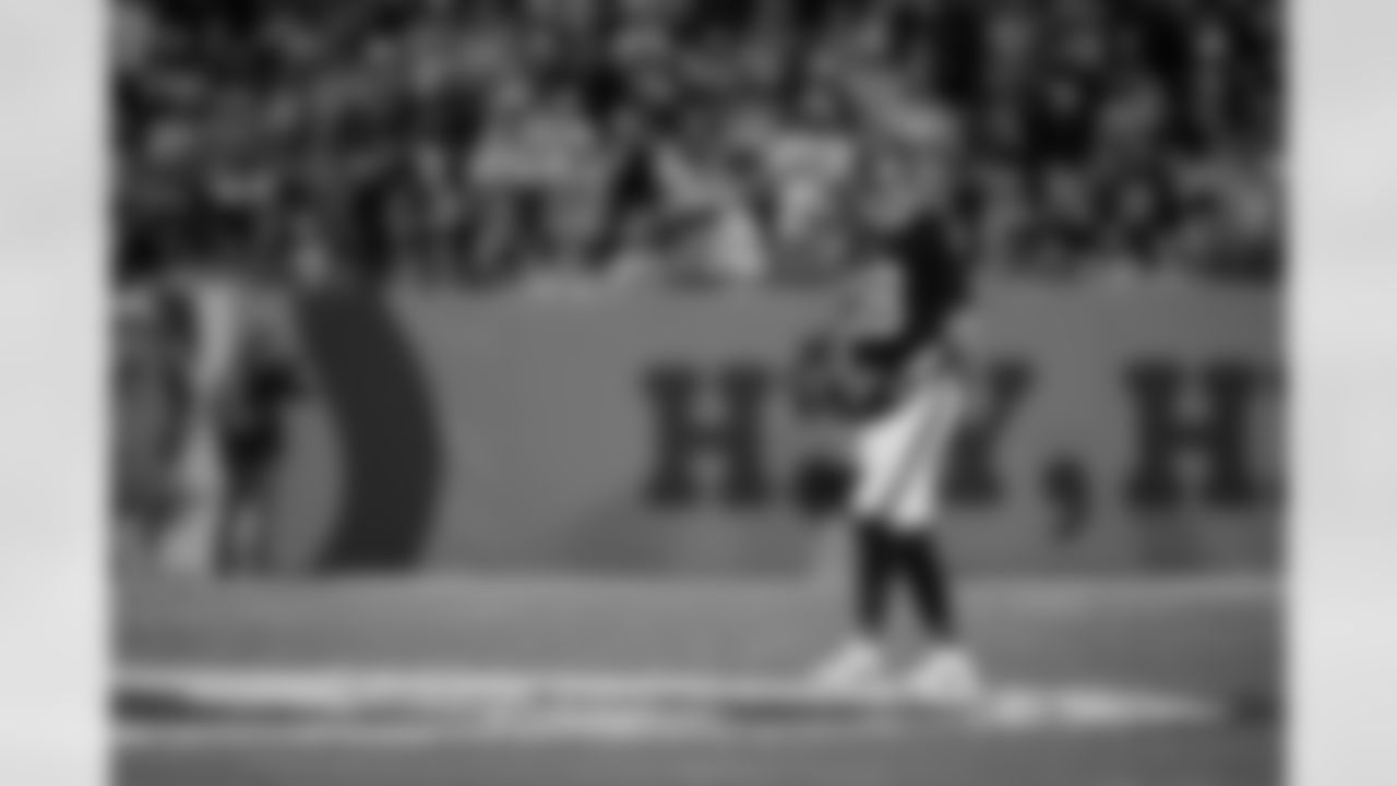 Atlanta Falcons quarterback Kirk Cousins #18 looks on during the Week 15 Game against the Tampa Bay Buccaneers at Raymond James Stadium in Tampa, Florida on Thursday, December 11, 2025. (Photo by Taylor McLaughlin/Atlanta Falcons)