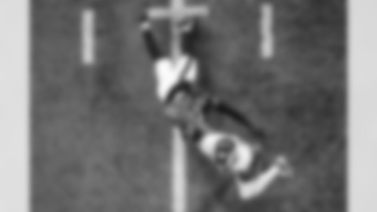 Atlanta Falcons inside linebacker Ronnie Harrison #36 makes a tackle during the Week 17 Game against the Los Angeles Rams at Mercedes-Benz Stadium in Atlanta, Georgia on Monday, December 29, 2025. (Photo by Kevin Liles/Atlanta Falcons)