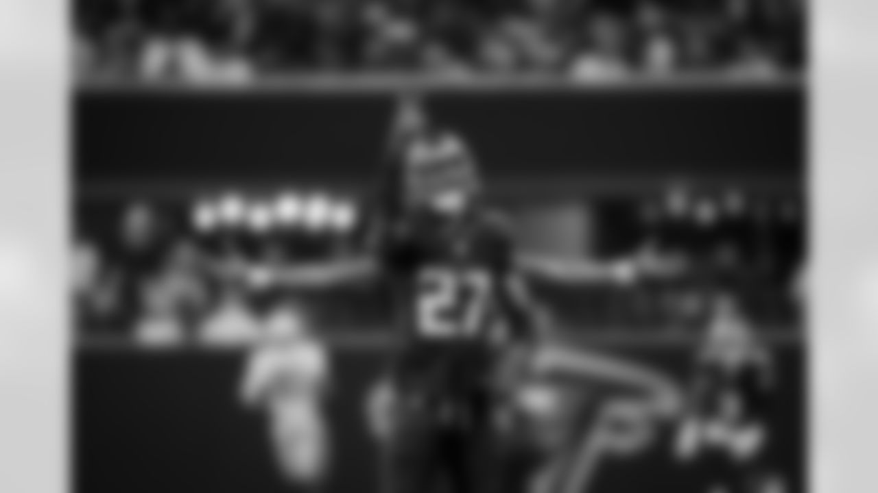 Atlanta Falcons edge rusher James Pearce Jr. #27 makes a record breaking sack during the Week 18 Game against the New Orleans Saints at Mercedes-Benz Stadium in Atlanta, Georgia on Sunday, January 4, 2026. (Photo by Brandon Magnus/Atlanta Falcons)