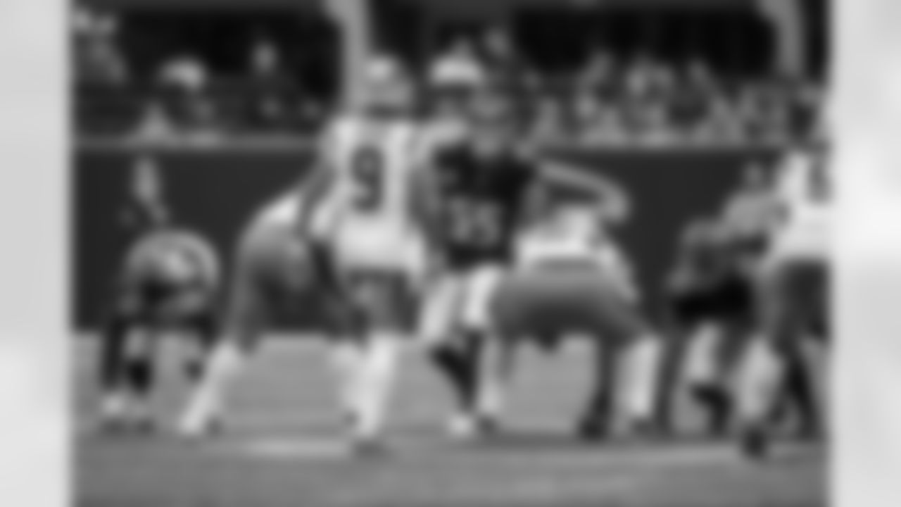 Atlanta Falcons inside linebacker Kaden Elliss #55 during the Week 11 Game against the Carolina Panthers at Mercedes-Benz Stadium in Atlanta, Georgia on Sunday, November 16, 2025. (Photo by Taylor McLaughlin/Atlanta Falcons)