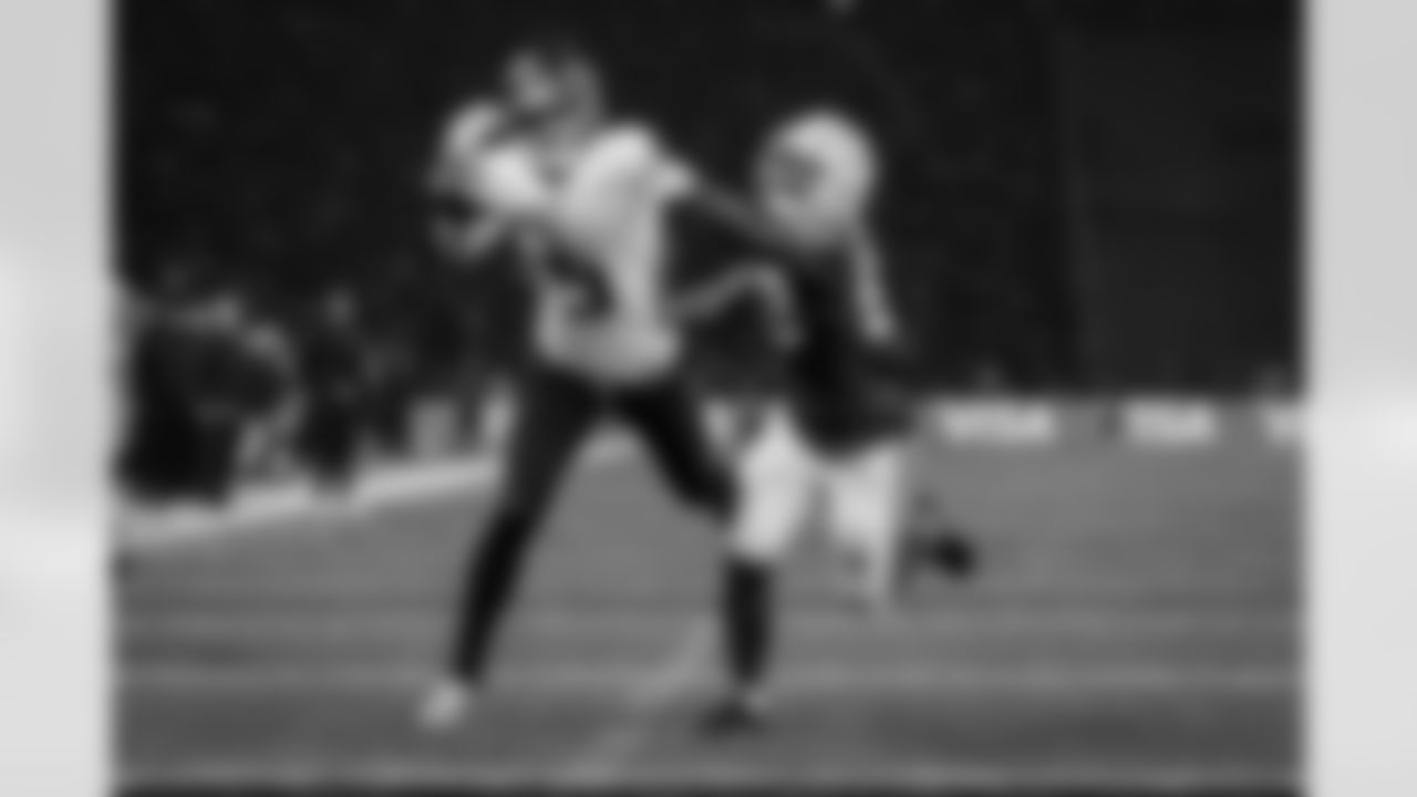 Atlanta Falcons wide receiver Drake London #5 catches a touchdown pass during the second quarter of the Week 10 Game against the Indianapolis Colts at Olympic Stadium in Berlin, Germany on Sunday, November 9, 2025. (Photo by Taylor McLaughlin/Atlanta Falcons)