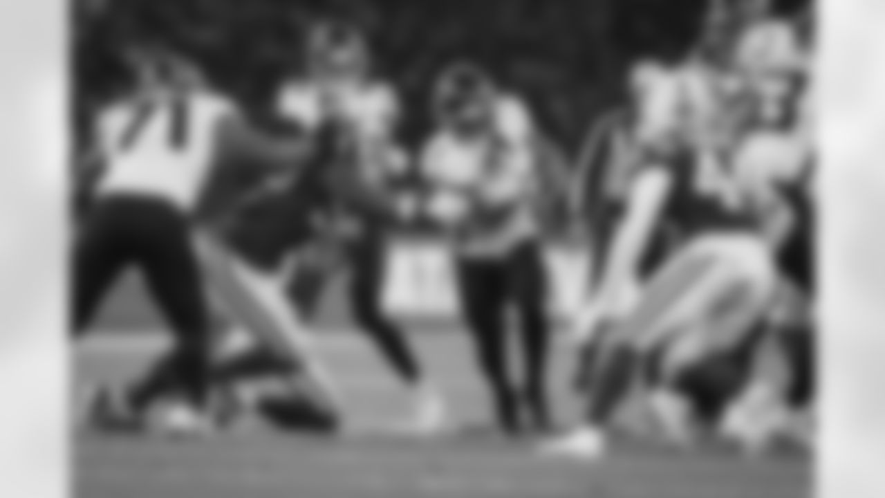 Atlanta Falcons running back Bijan Robinson #7 rushes during the first quarter of the Week 10 Game against the Indianapolis Colts at Olympic Stadium in Berlin, Germany on Sunday, November 9, 2025. (Photo by Taylor McLaughlin/Atlanta Falcons)