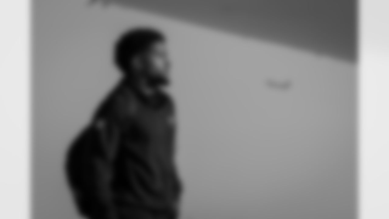 Atlanta Falcons kicker Lenny Krieg #46 boards the plane at Hartsfield-Jackson International Airport in Atlanta, Ga. on Saturday, November 6, 2025. (Photo by Taylor McLaughlin/Atlanta Falcons)