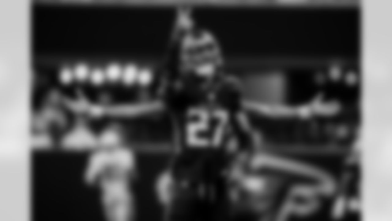 Atlanta Falcons edge rusher James Pearce Jr. #27 makes a record breaking sack during the Week 18 Game against the New Orleans Saints at Mercedes-Benz Stadium in Atlanta, Georgia on Sunday, January 4, 2026. (Photo by Brandon Magnus/Atlanta Falcons)