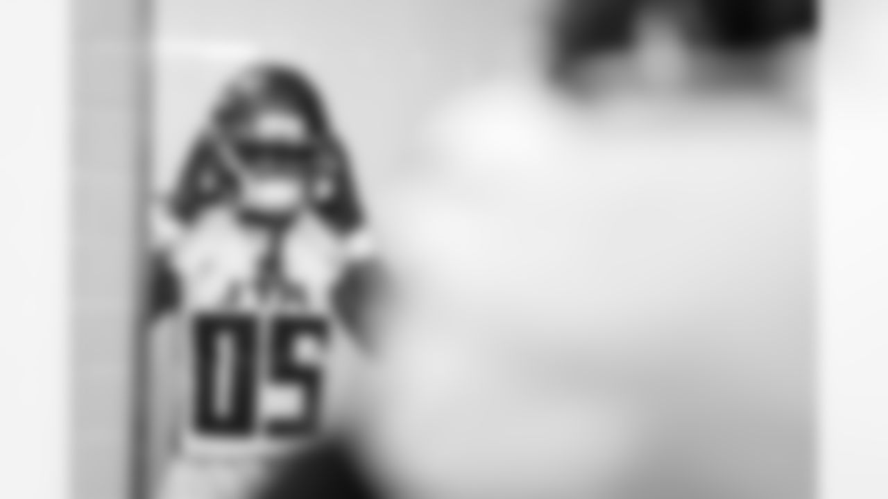 Atlanta Falcons cornerback Dee Alford #20 in the locker room during the Week 7 Game against the San Francisco 49ers at Levi's Stadium in Santa Clara, California on Sunday, October 19, 2025. (Photo by Jay Bendlin/Atlanta Falcons)