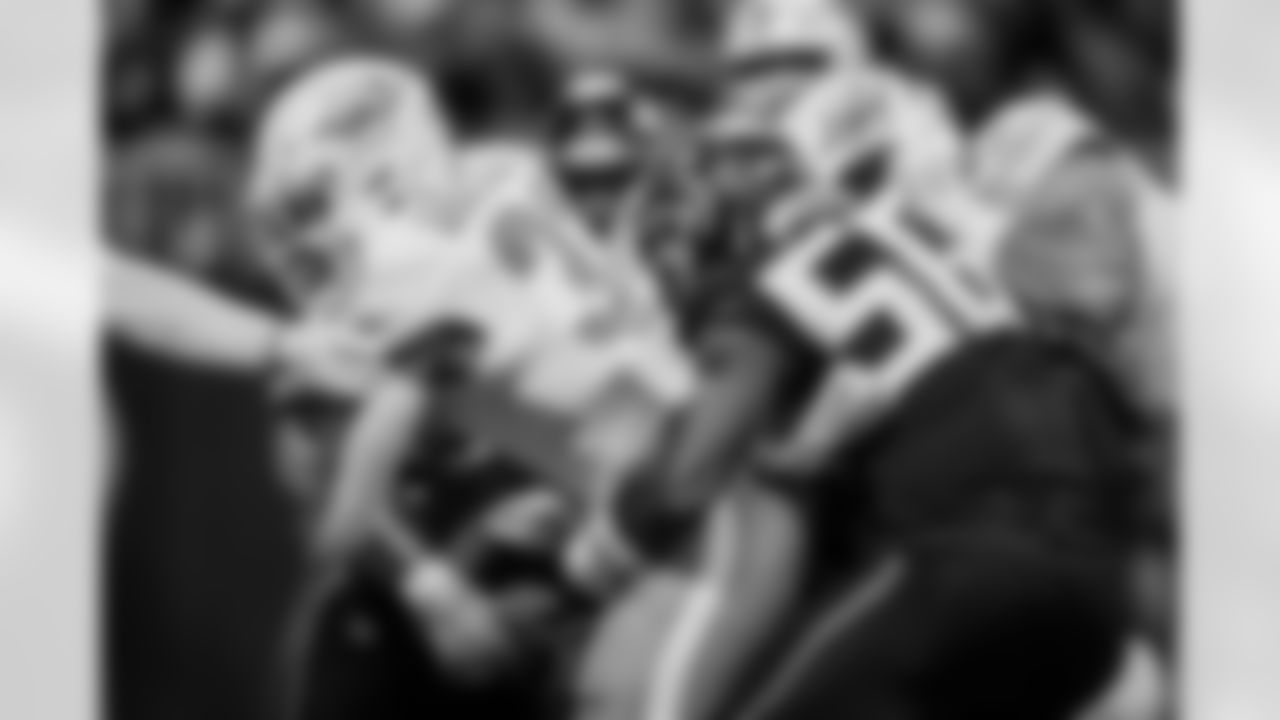 Atlanta Falcons edge rusher Leonard Floyd #56 makes a tackle during the Week 8 Game against the Miami Dolphins at Mercedes-Benz Stadium in Atlanta, Georgia on Sunday, October 26, 2025. (Photo by Brandon Magnus/Atlanta Falcons)