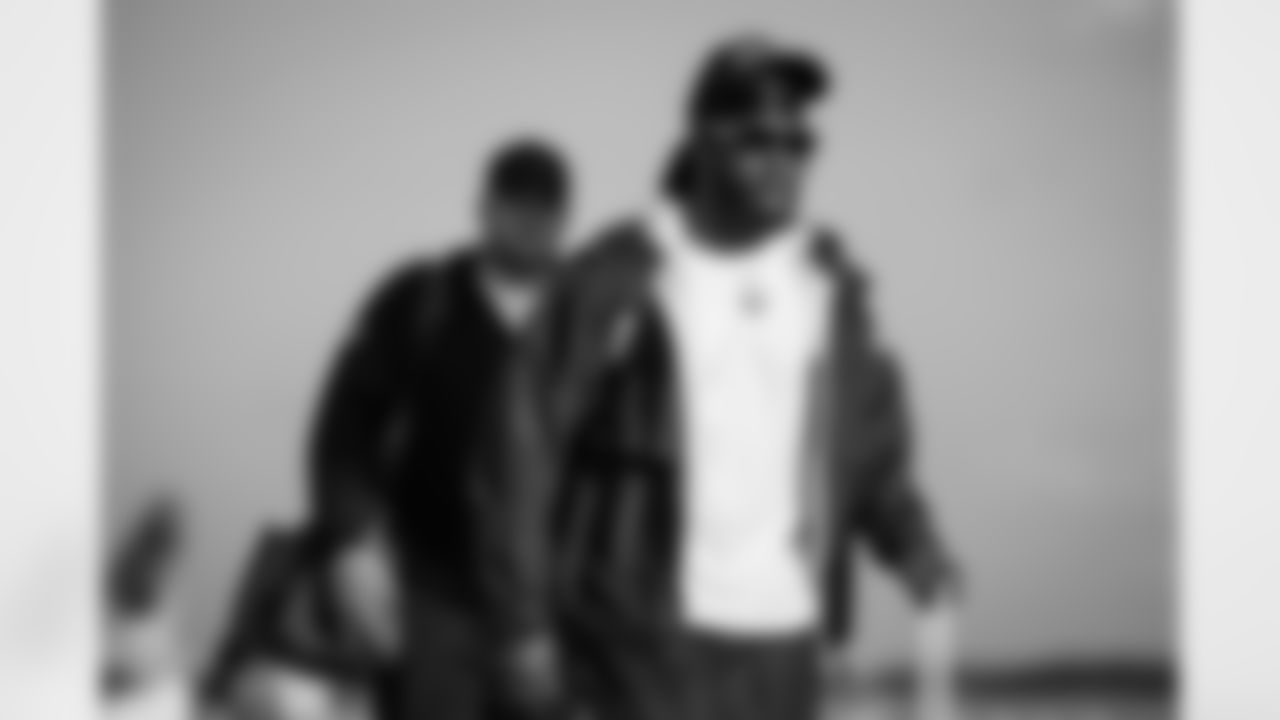 Atlanta Falcons defensive back DeMarcco Hellams #23 boards the plane at Hartsfield-Jackson International Airport in Atlanta, Ga. on Saturday, November 22, 2025. (Photo by Jay Bendlin/Atlanta Falcons)