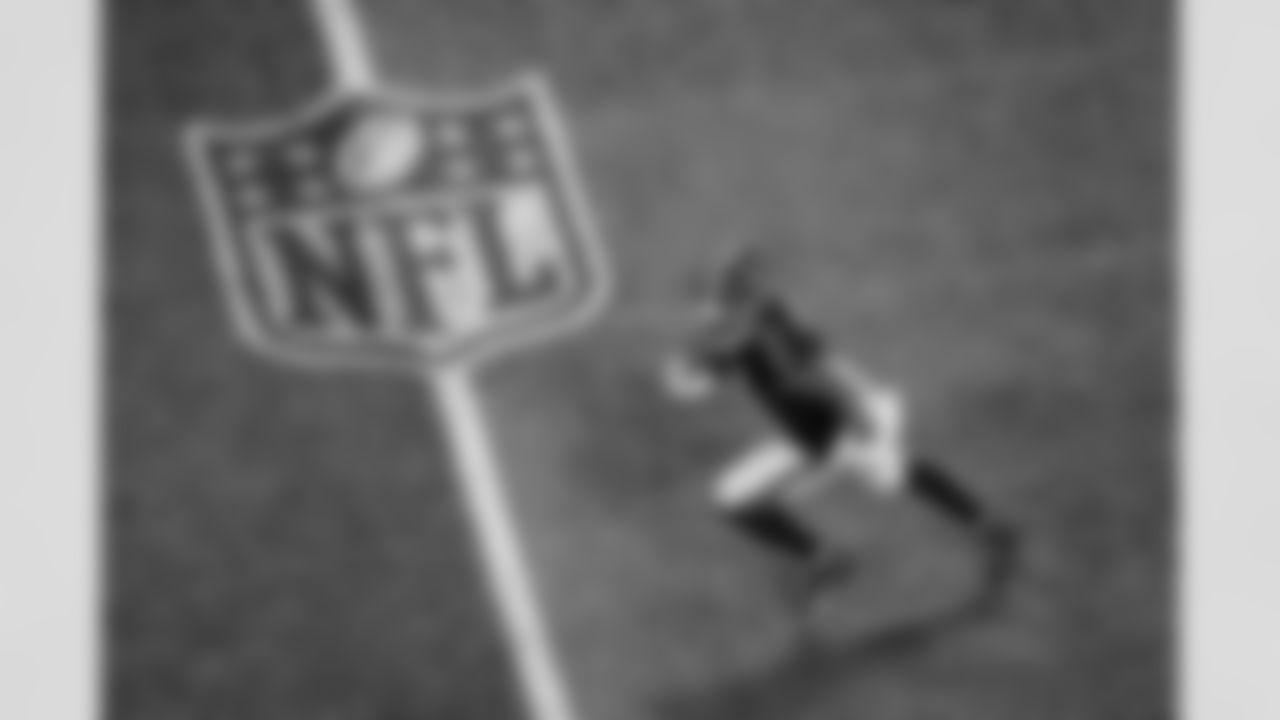 Atlanta Falcons running back Bijan Robinson #7 scores a touchdown during the Week 17 Game against the Los Angeles Rams at Mercedes-Benz Stadium in Atlanta, Georgia on Monday, December 29, 2025. (Photo by Jay Bendlin/Atlanta Falcons)