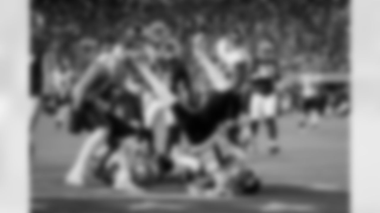 Atlanta Falcons running back Bijan Robinson #7 scores a touchdown during the Week 7 Game against the San Francisco 49ers at Levi's Stadium in Santa Clara, California on Sunday, October 19, 2025. (Photo by Taylor McLaughlin/Atlanta Falcons)