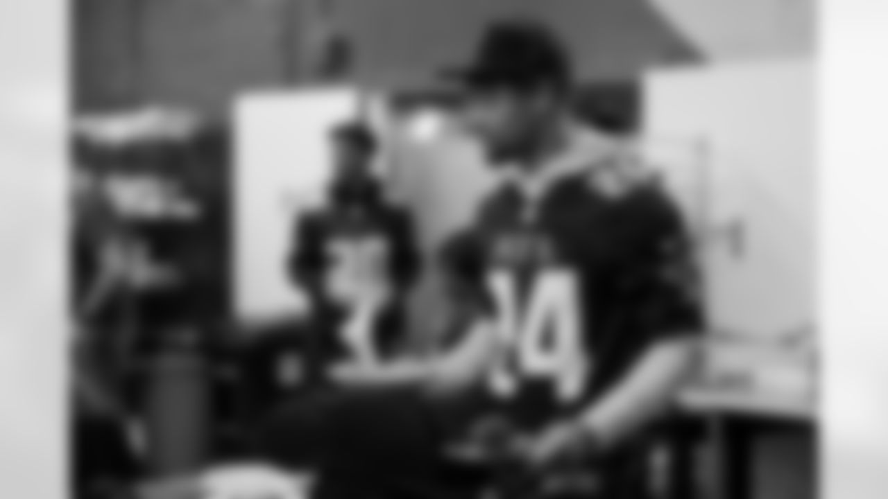 Atlanta Falcons cornerback A.J. Terrell #24 at Crossroads Community Ministries for Hometown Huddle in Atlanta, Georgia, on Tuesday, October 24, 2023. (Photo by Shanna Lockwood/Atlanta Falcons)