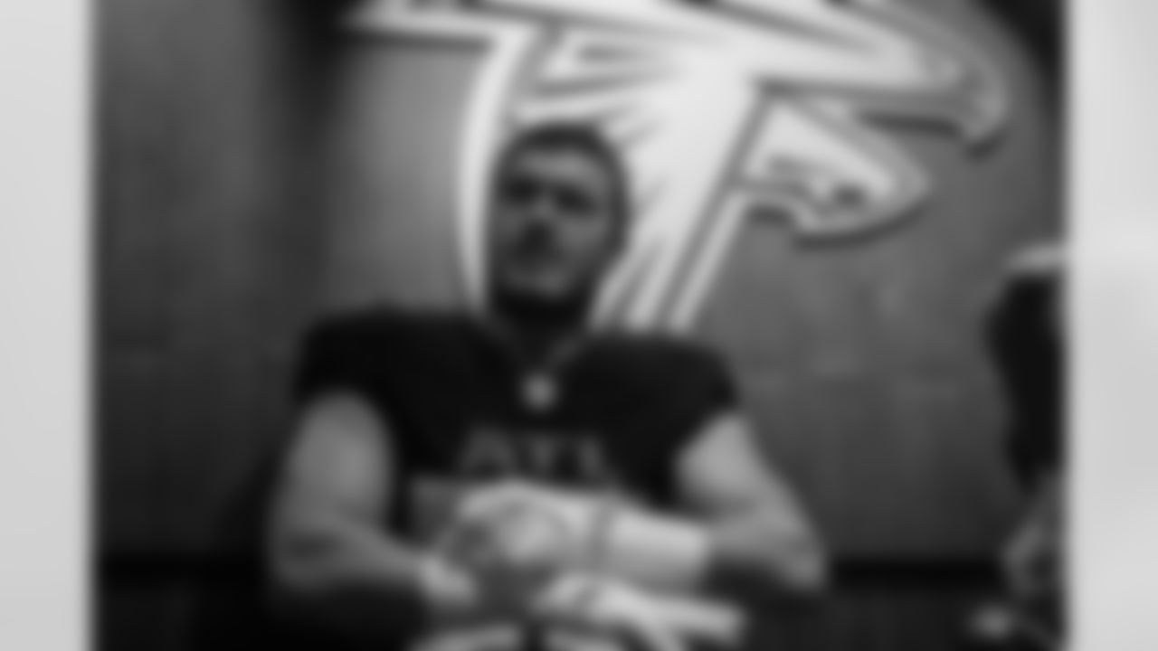 Atlanta Falcons tight end Charlie Woerner #89 in the locker room before the Week 18 Game against the New Orleans Saints at Mercedes-Benz Stadium in Atlanta, Georgia on Sunday, January 4, 2026. (Photo by Brandon Magnus/Atlanta Falcons)