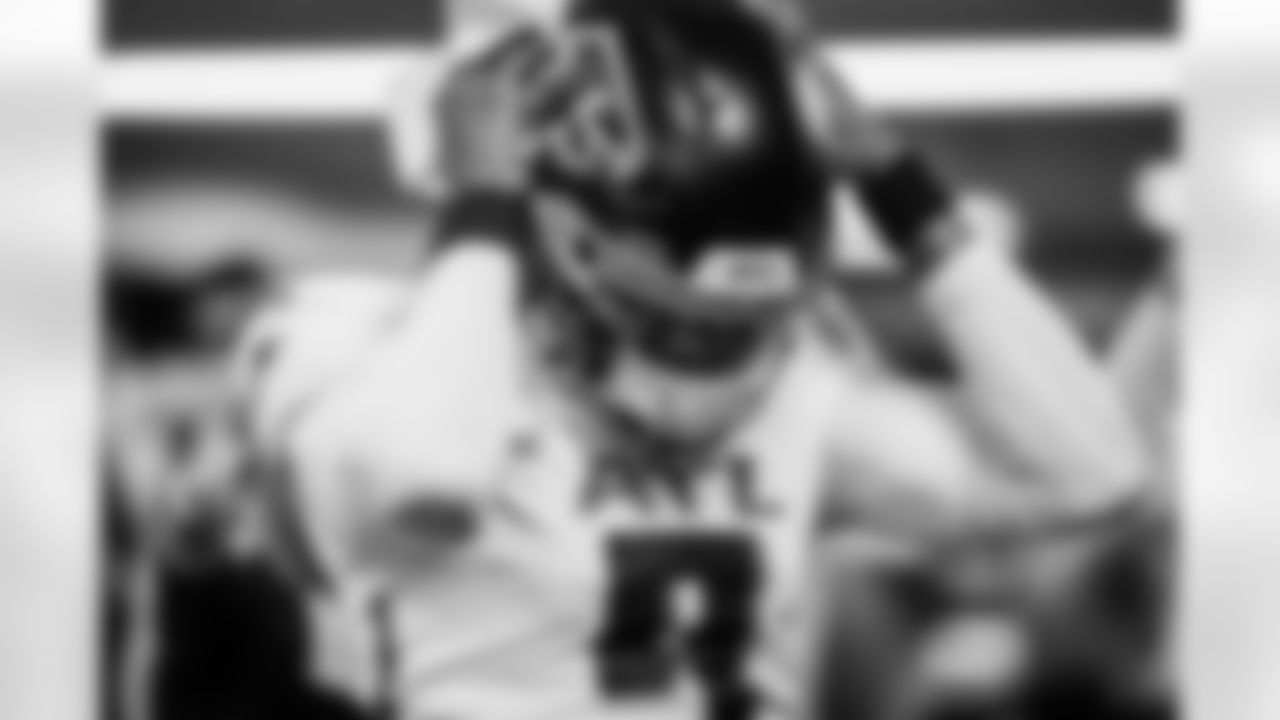 Atlanta Falcons quarterback Michael Penix Jr. #9 gets ready in the locker room before the Week 9 Game against the New England Patriots at Gillette Stadium in Foxborough, Massachusetts on Sunday, November 2, 2025. (Photo by Jay Bendlin/Atlanta Falcons)