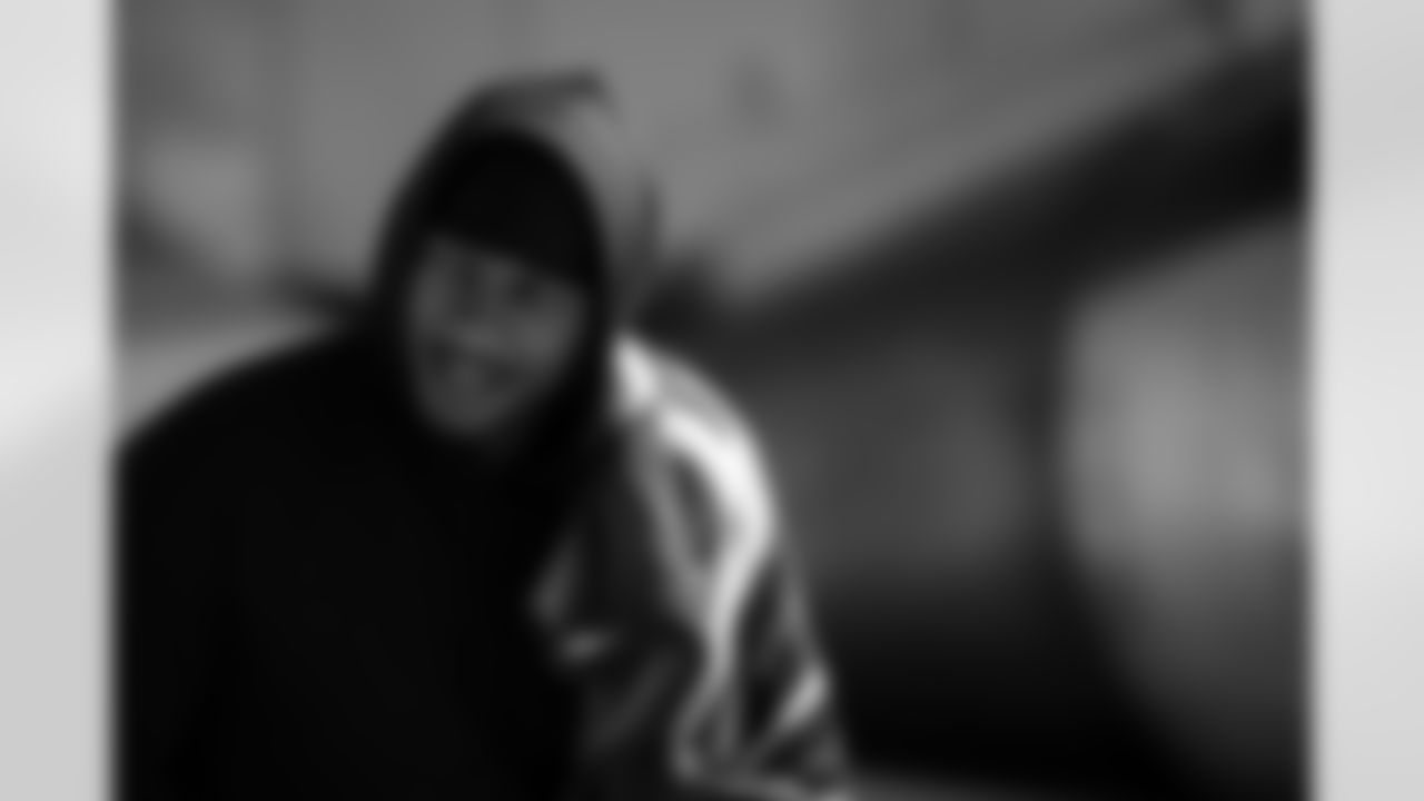 Atlanta Falcons quarterback Michael Penix Jr. #9 boards the plane at Hartsfield-Jackson International Airport in Atlanta, Ga. on Saturday, November 1, 2025. (Photo by Jay Bendlin/Atlanta Falcons)