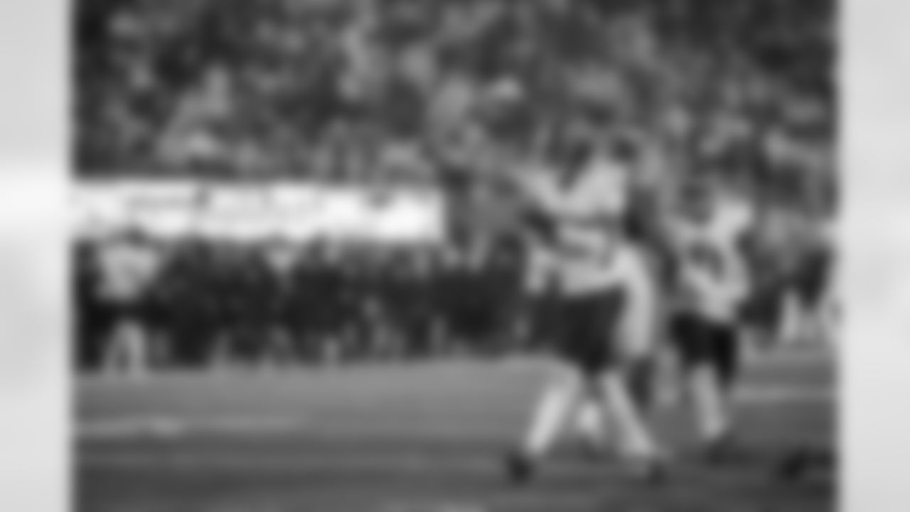 Atlanta Falcons edge rusher James Pearce Jr. #27 celebrates after a sack during the Week 13 Game against the New York Jets at Metlife Stadium in East Rutherford, New Jersey on Sunday, November 30, 2025. (Photo by Jay Bendlin/Atlanta Falcons)