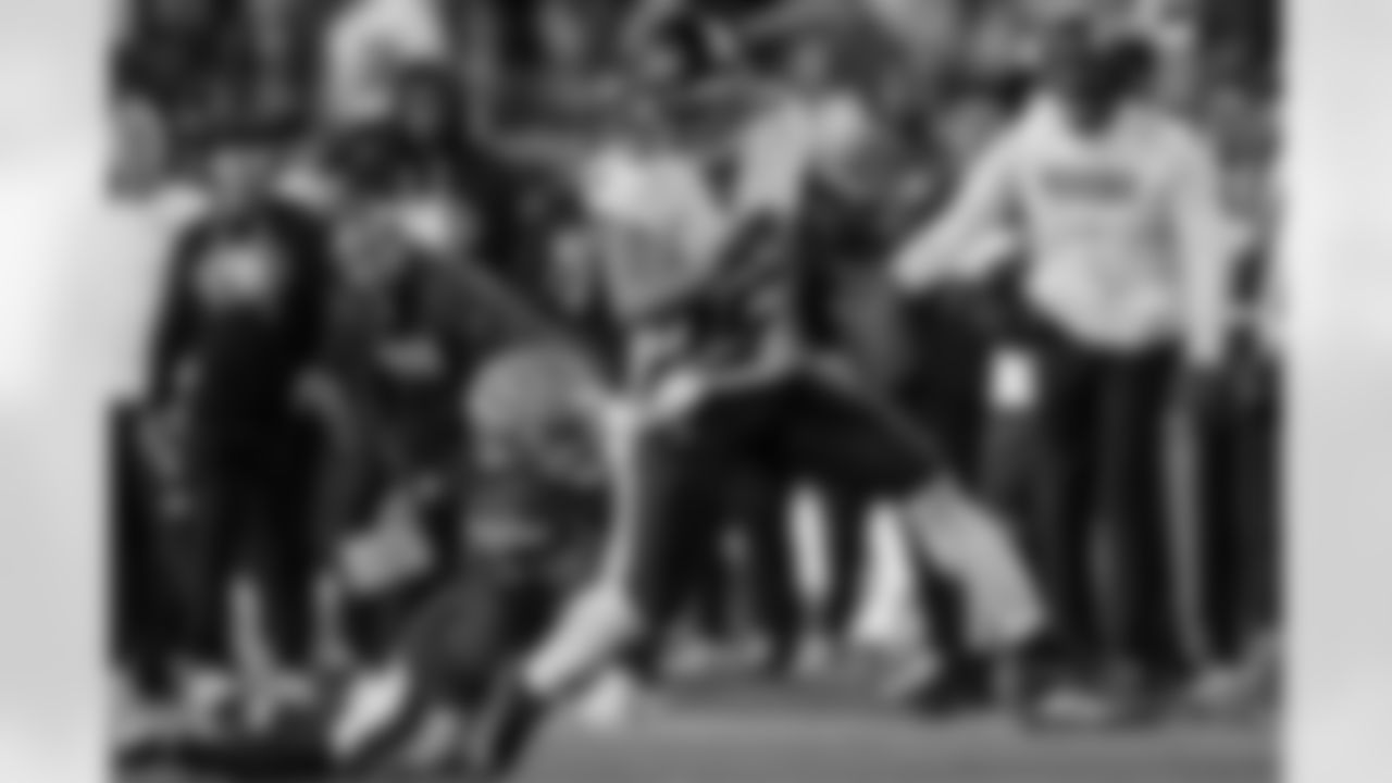 Atlanta Falcons running back Tyler Allgeier #25 runs the ball during the Week 7 Game against the San Francisco 49ers at Levi's Stadium in Santa Clara, California on Sunday, October 19, 2025. (Photo by Jay Bendlin/Atlanta Falcons)