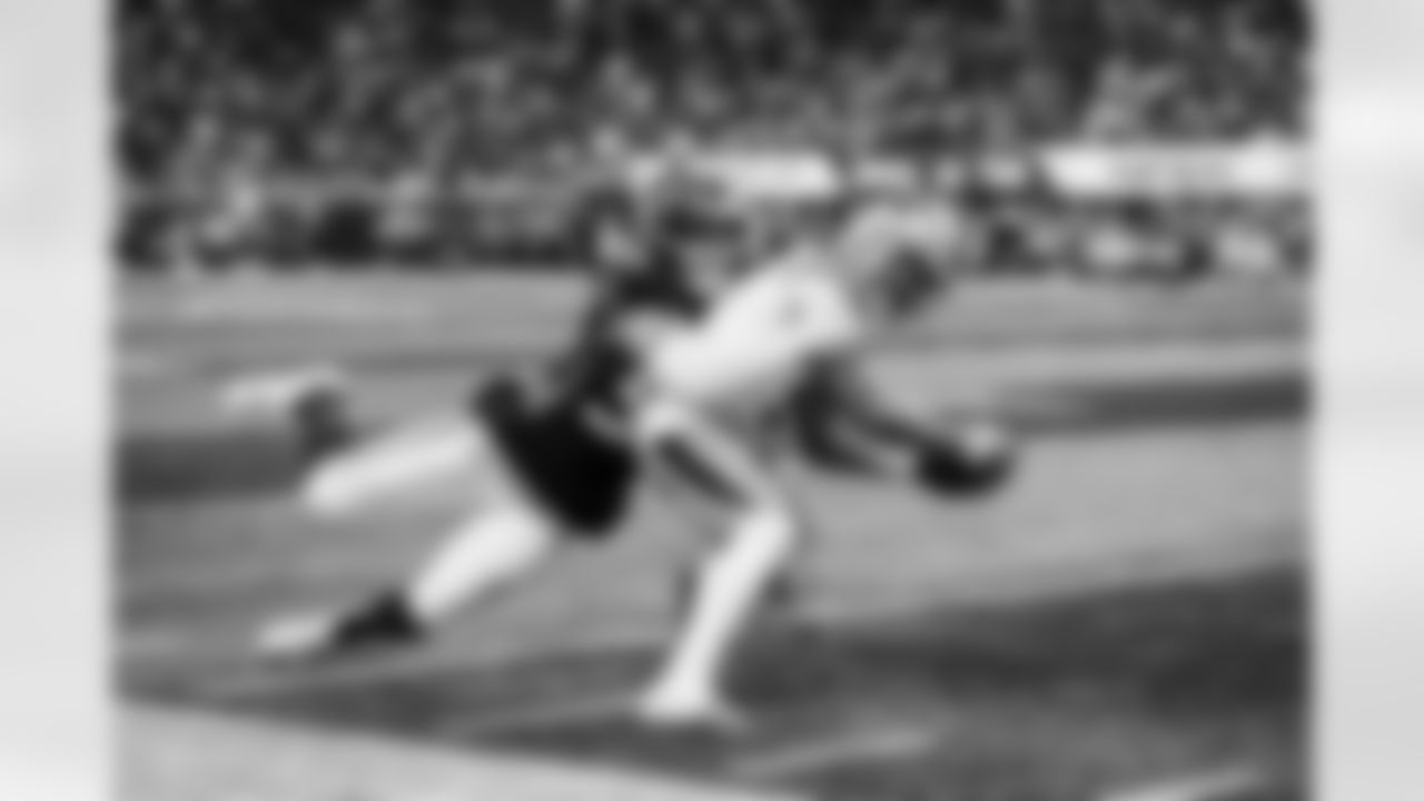 Atlanta Falcons inside linebacker Kaden Elliss #55 makes a sack during the Week 11 Game against the Carolina Panthers at Mercedes-Benz Stadium in Atlanta, Georgia on Sunday, November 16, 2025. (Photo by Kevin Liles/Atlanta Falcons)