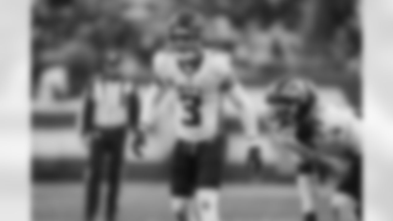 Atlanta Falcons safety Jessie Bates III #3 lines up during the second quarter of the Week 13 Game against the New York Jets at Metlife Stadium in East Rutherford, New Jersey on Sunday, November 30, 2025. (Photo by Taylor McLaughlin/Atlanta Falcons)