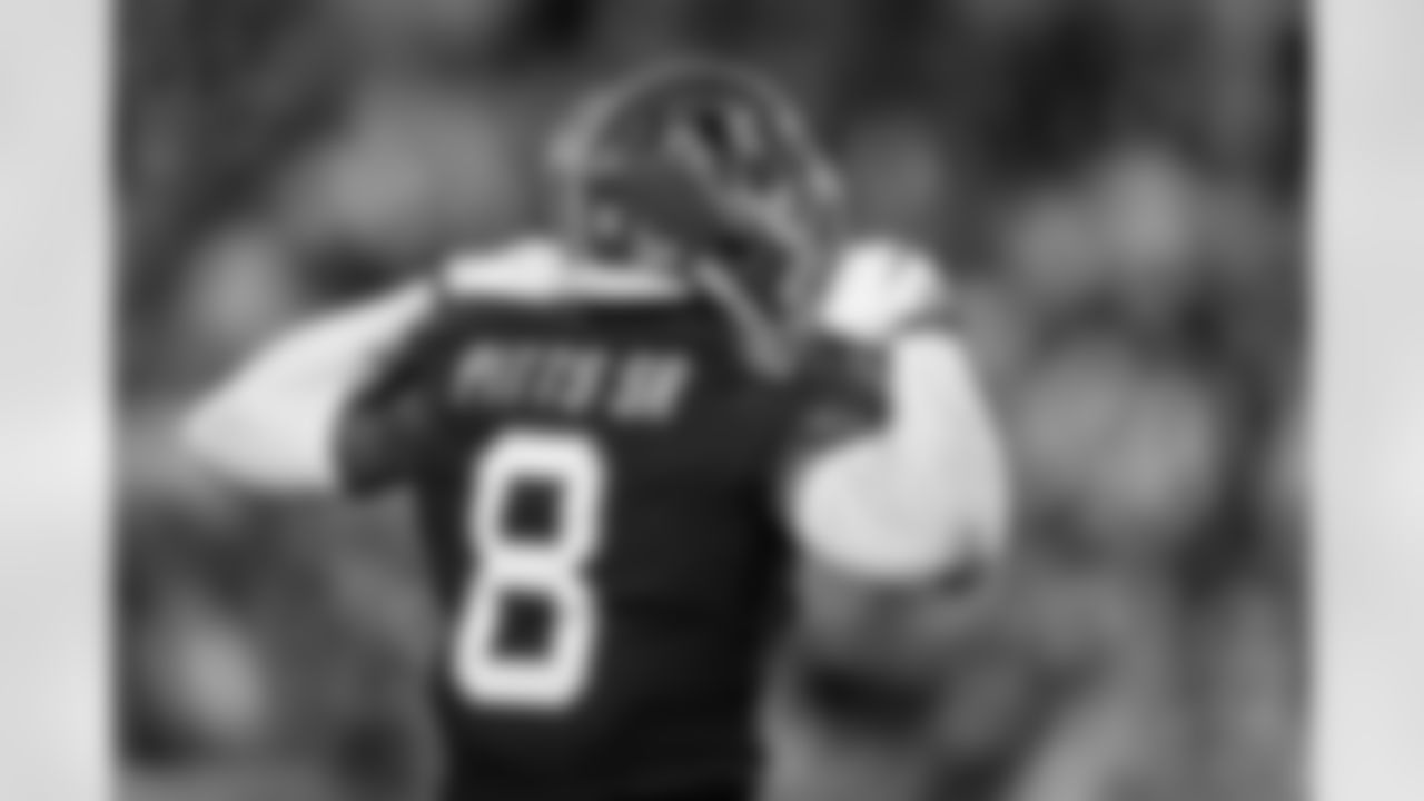 Atlanta Falcons tight end Kyle Pitts Sr. #8 reacts during the Week 15 Game against the Tampa Bay Buccaneers at Raymond James Stadium in Tampa, Florida on Thursday, December 11, 2025. (Photo by Taylor McLaughlin/Atlanta Falcons)