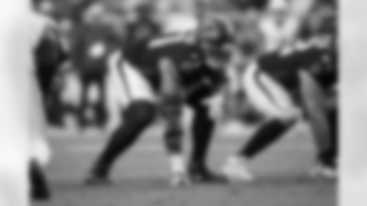 Atlanta Falcons offensive lineman Elijah Wilkinson #71 lines up during the third quarter of the Week 16 Game against the Arizona Cardinals at State Farm Stadium in Glendale, Arizona on Sunday, December 21, 2025. (Photo by Jay Bendlin/Atlanta Falcons)