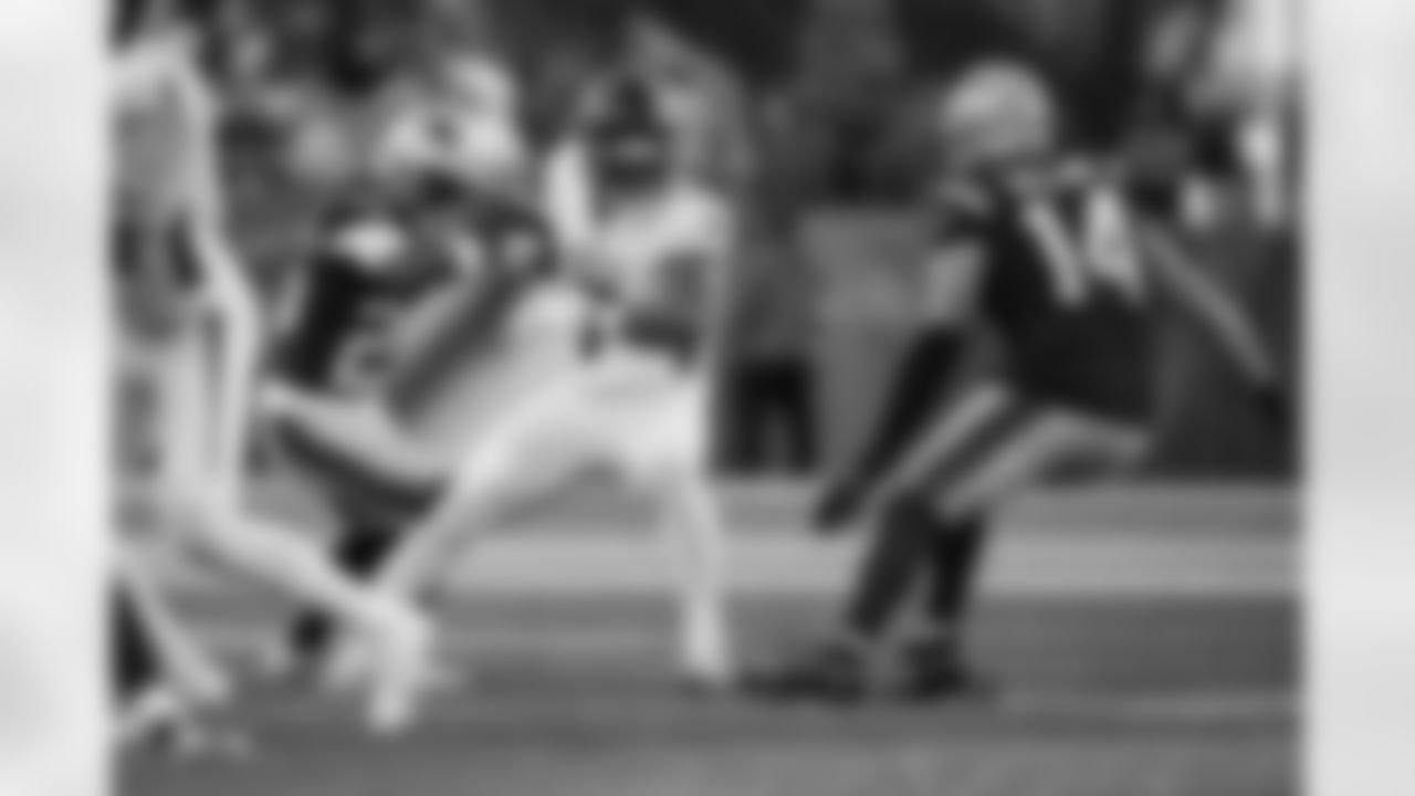 Atlanta Falcons running back Bijan Robinson #7 runs after a catch during the third quarter of the Week 9 Game against the New England Patriots at Gillette Stadium in Foxborough, Massachusetts on Sunday, November 2, 2025. (Photo by Taylor McLaughlin/Atlanta Falcons)