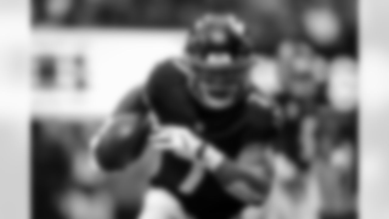 Atlanta Falcons running back Bijan Robinson #7 scores a touchdown during the Week 11 Game against the Carolina Panthers at Mercedes-Benz Stadium in Atlanta, Georgia on Sunday, November 16, 2025. (Photo by Kevin Liles/Atlanta Falcons)