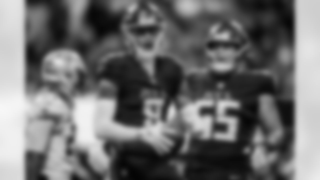 Atlanta Falcons tight end Kyle Pitts Sr. #8 catches the ball during the Week 18 Game against the New Orleans Saints at Mercedes-Benz Stadium in Atlanta, Georgia on Sunday, January 4, 2026. (Photo by Matthew Grimes/Atlanta Falcons)