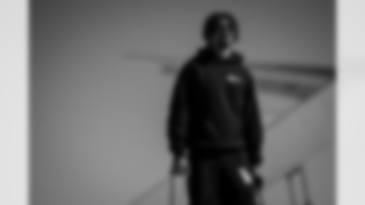 Atlanta Falcons cornerback A.J. Terrell #24 boards the plane at Hartsfield-Jackson International Airport in Atlanta, Ga. on Saturday, November 1, 2025. (Photo by Jay Bendlin/Atlanta Falcons)