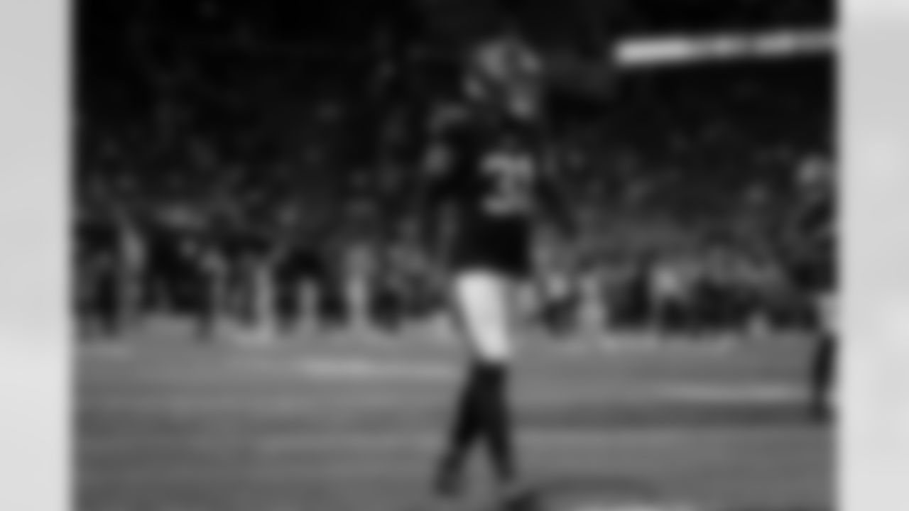 Atlanta Falcons safety Xavier Watts #31 warms up before the Week 17 Game against the Los Angeles Rams at Mercedes-Benz Stadium in Atlanta, Georgia on Monday, December 29, 2025. (Photo by Jay Bendlin/Atlanta Falcons)