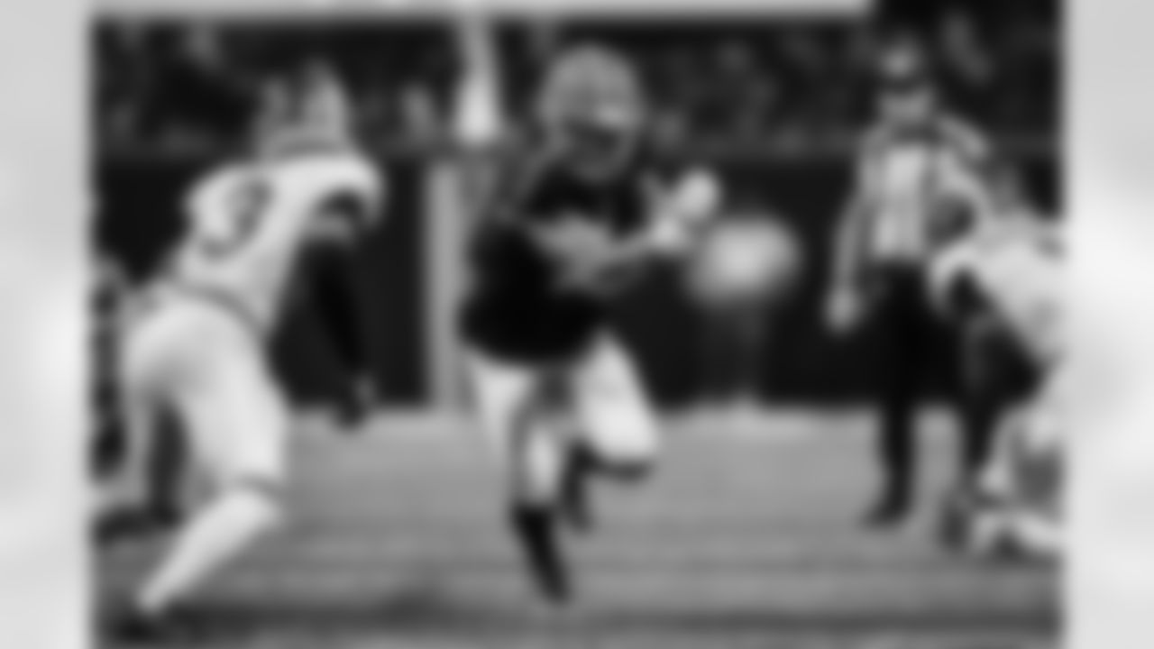 Atlanta Falcons running back Bijan Robinson #7 runs with the ball during the Week 17 Game against the Los Angeles Rams at Mercedes-Benz Stadium in Atlanta, Georgia on Monday, December 29, 2025. (Photo by AJ Reynolds/Atlanta Falcons)