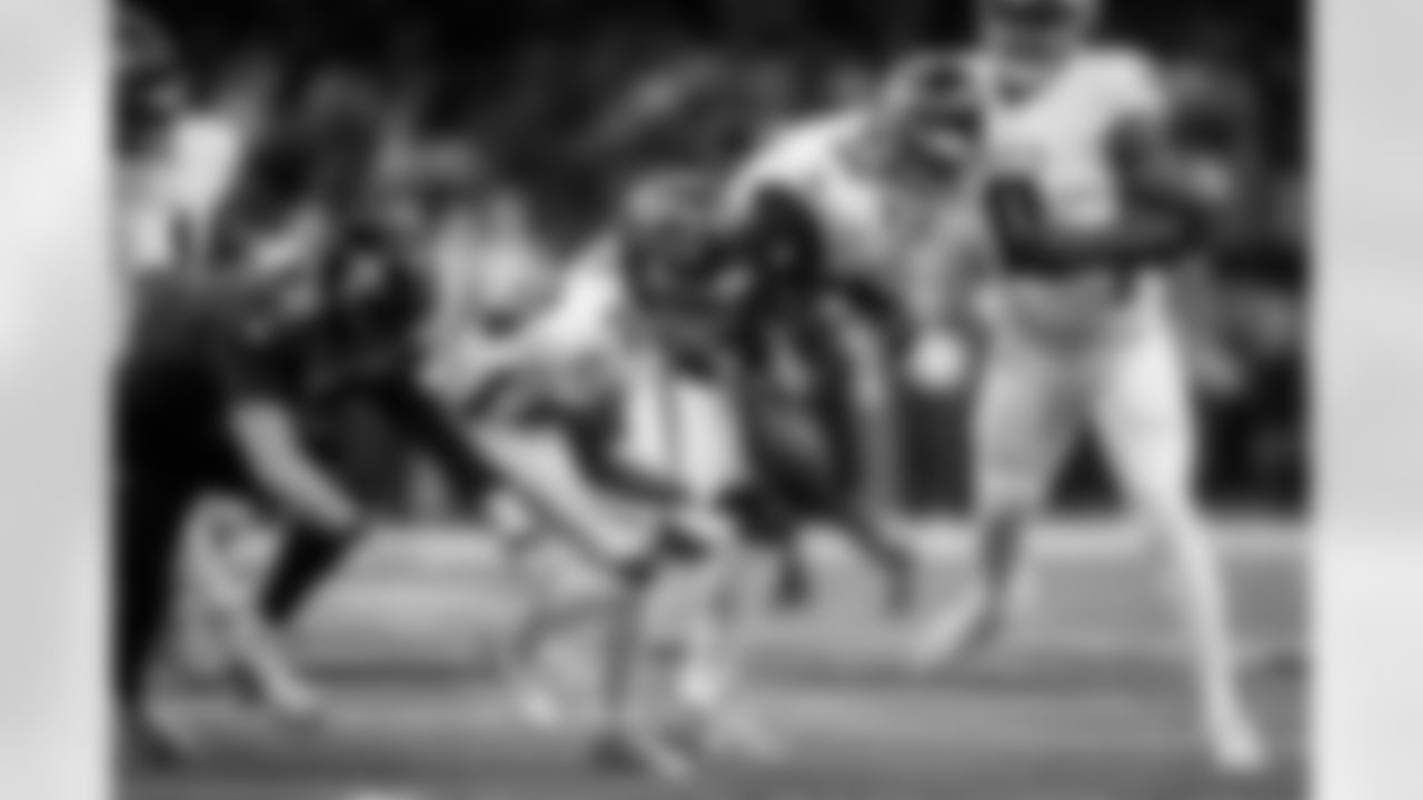 Atlanta Falcons cornerback Dee Alford #20 recovers a fumble during the Week 12 Game against the New Orleans Saints at Caesars Superdome in New Orleans, Louisiana on Sunday, November 23, 2025. (Photo by Jay Bendlin/Atlanta Falcons)