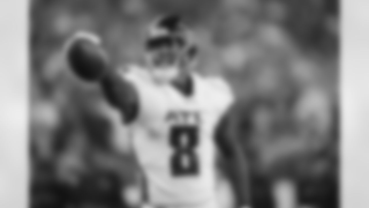 Atlanta Falcons tight end Kyle Pitts Sr. #8 reacts after a first down during the Week 2 Game against the Minnesota Vikings at U.S. Bank Stadium in Minneapolis, Minnesota on Sunday, September 14, 2025. (Photo by Jay Bendlin/Atlanta Falcons)