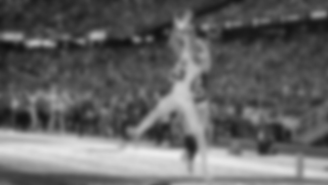 Atlanta Falcons wide receiver Drake London #5 scores a touchdown during the Week 9 Game against the New England Patriots at Gillette Stadium in Foxborough, Massachusetts on Sunday, November 2, 2025. (Photo by Jay Bendlin/Atlanta Falcons)