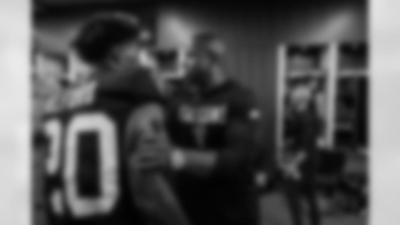 Atlanta Falcons head coach Raheem Morris and Atlanta Falcons cornerback Dee Alford #20 in the locker room after the Week 6 Game against the Buffalo Bills at Mercedes-Benz Stadium in Atlanta, Georgia on Monday, October 13, 2025. (Photo by Jay Bendlin/Atlanta Falcons)