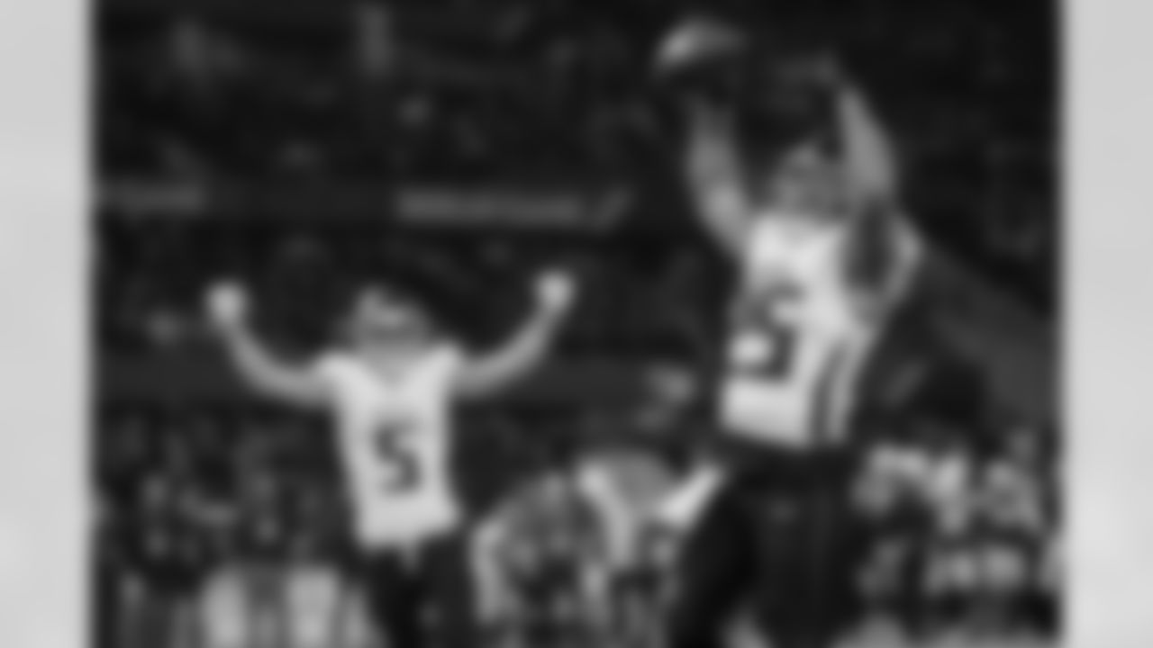 Atlanta Falcons running back Tyler Allgeier #25 celebrates after a touchdown during the fourth quarter of the Week 10 Game against the Indianapolis Colts at Olympic Stadium in Berlin, Germany on Sunday, November 9, 2025. (Photo by Taylor McLaughlin/Atlanta Falcons)