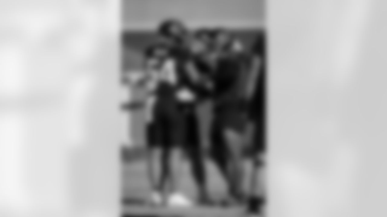 Atlanta Falcons tight end Charlie Woerner #89, Atlanta Falcons offensive lineman Ryan Neuzil #64 and Atlanta Falcons running back Bijan Robinson #7 during practice at Atlanta Falcons Training Facility in Flowery Branch, Georgia, on Thursday, January 1, 2026. (Photo by Taylor McLaughlin/Atlanta Falcons)