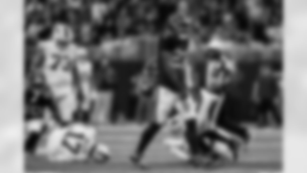 Atlanta Falcons edge rusher James Pearce Jr. #27 celebrates a sack during the Week 6 Game against the Buffalo Bills at Mercedes-Benz Stadium in Atlanta, Ga. on Monday, October 13, 2025. (Photo by Taylor McLaughlin/Atlanta Falcons)