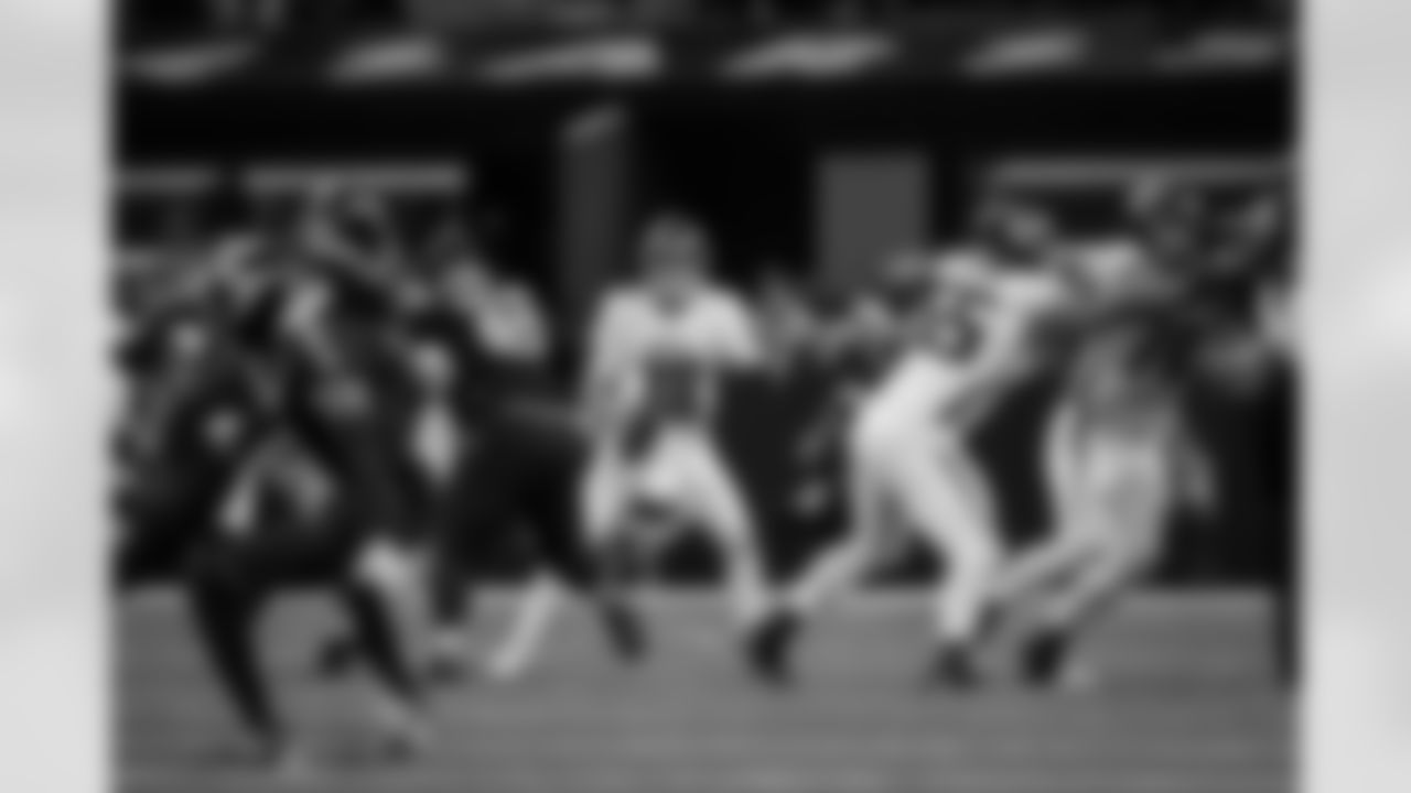 Atlanta Falcons quarterback Kirk Cousins #18 drops back to throw during the Week 12 Game against the New Orleans Saints at Caesars Superdome in New Orleans, Louisiana on Sunday, November 23, 2025. (Photo by Taylor McLaughlin/Atlanta Falcons)